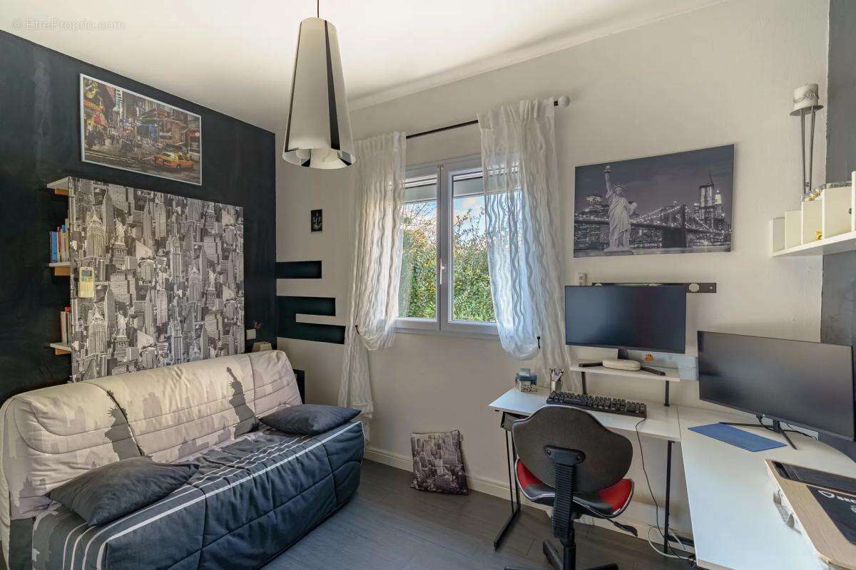 Maison à PELISSANNE