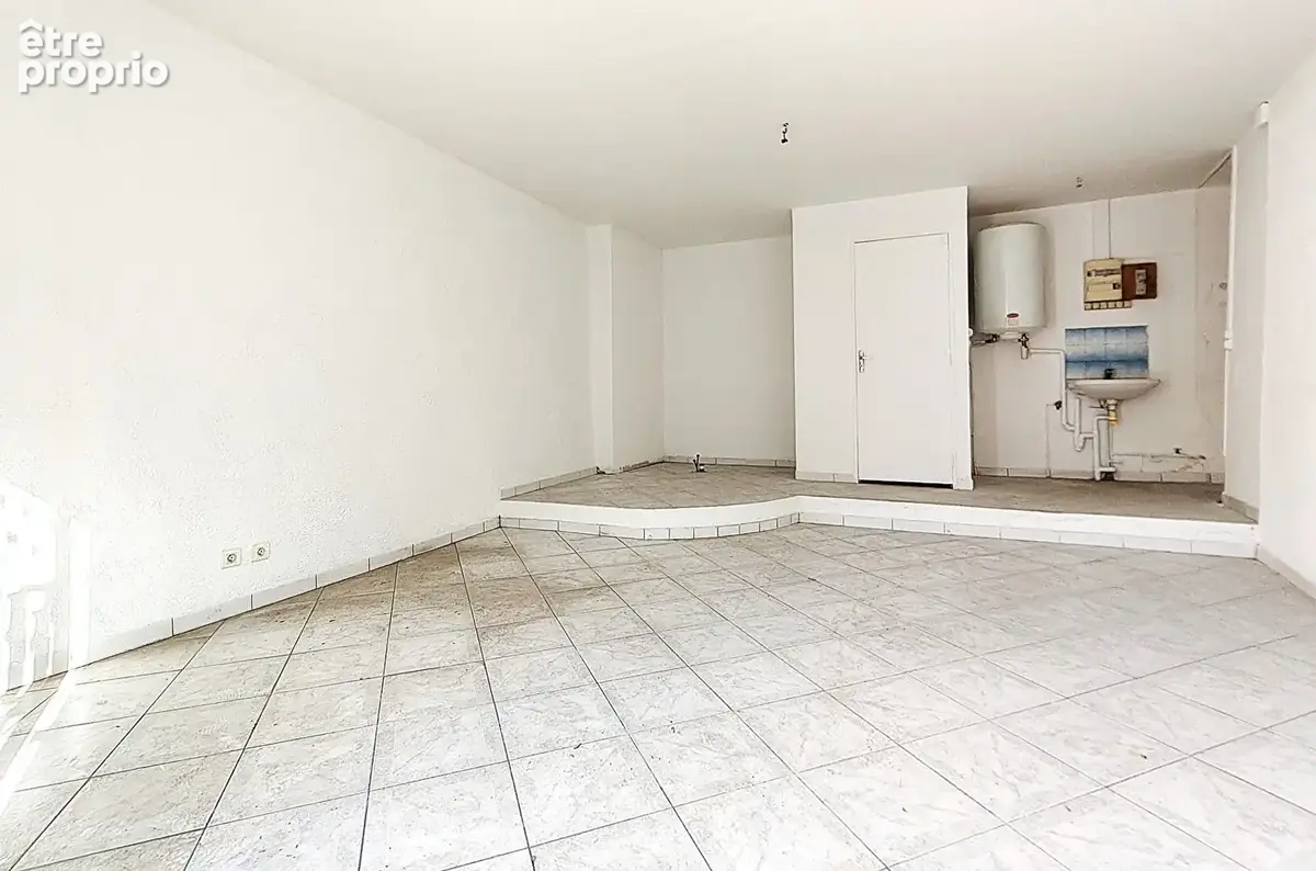 Trets  - 110 m2 - 3 lots - photo 11