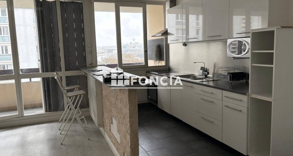 Appartement à AUBERVILLIERS