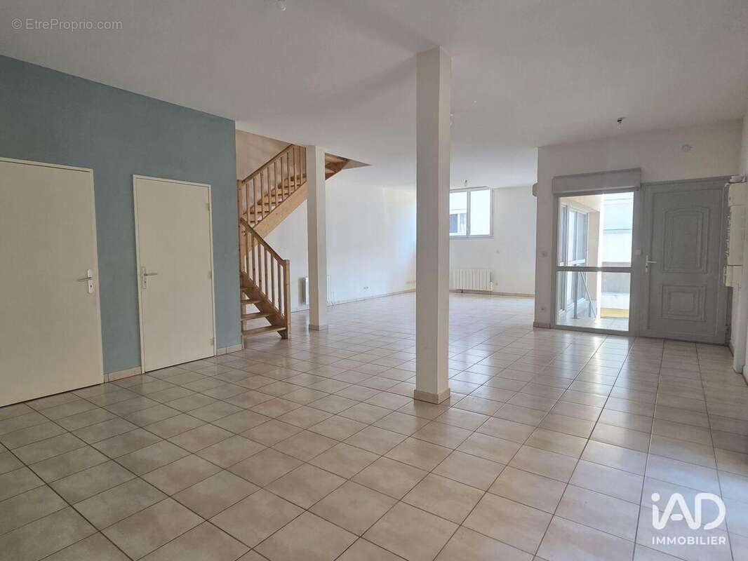 Maison 147 m² à Tarare  - photo 3