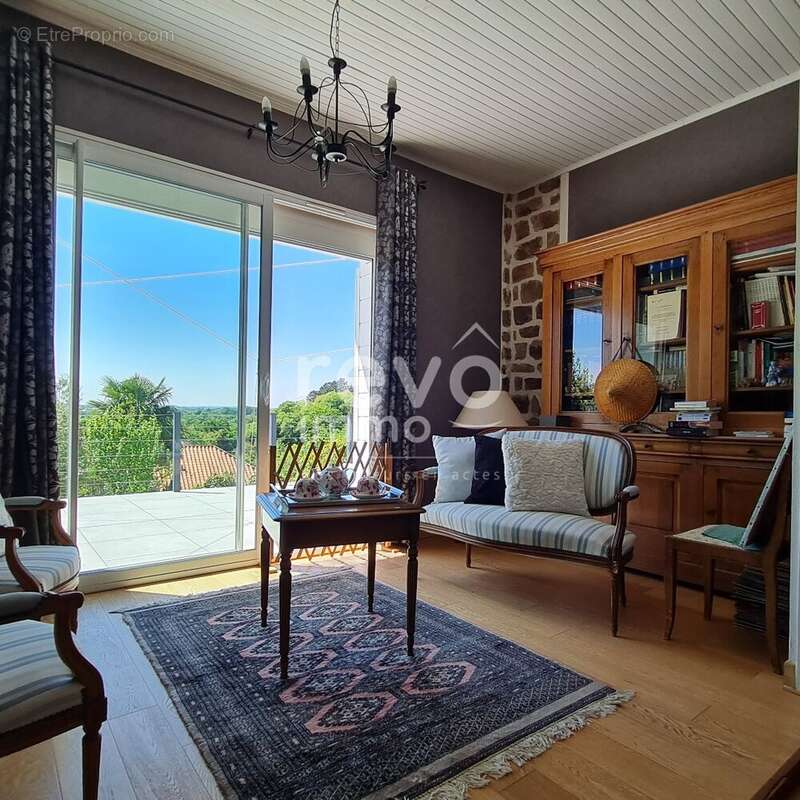 Maison à LE CELLIER