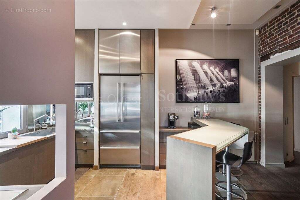 Appartement à PARIS-16E