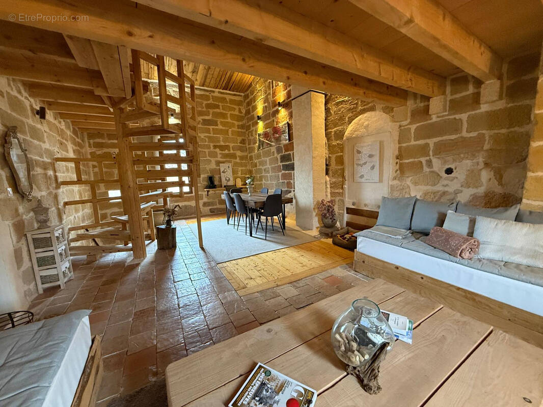 Maison à MONTAGNAC