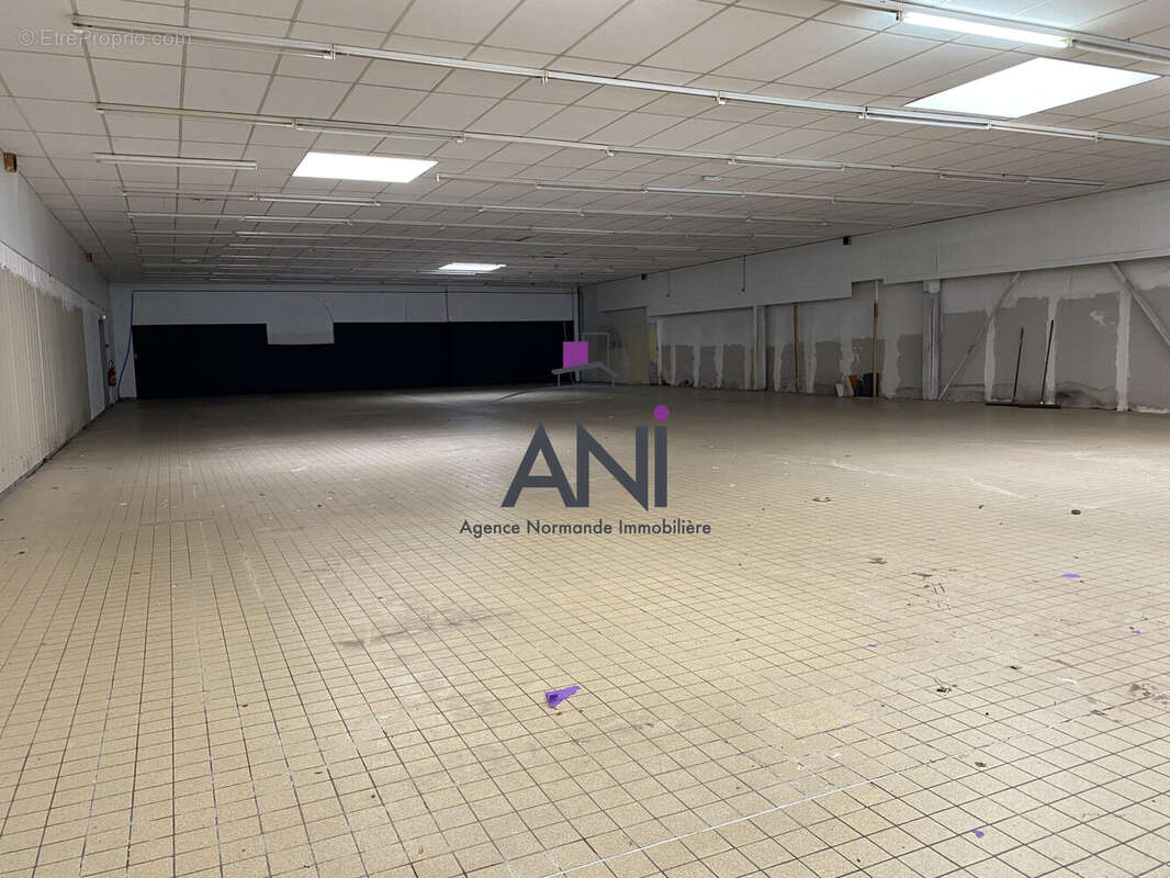 Commerce à BACQUEVILLE-EN-CAUX