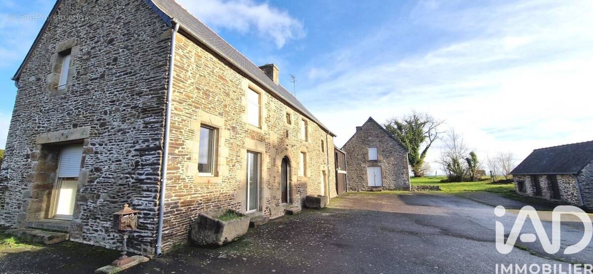 Photo 1 - Maison à LOUVIGNE-DU-DESERT