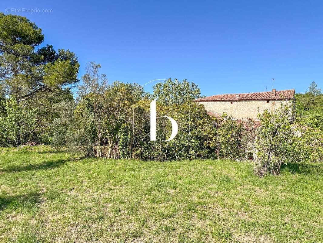 Terrain à BARJAC
