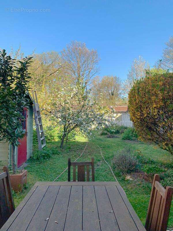 Maison à ISSY-LES-MOULINEAUX