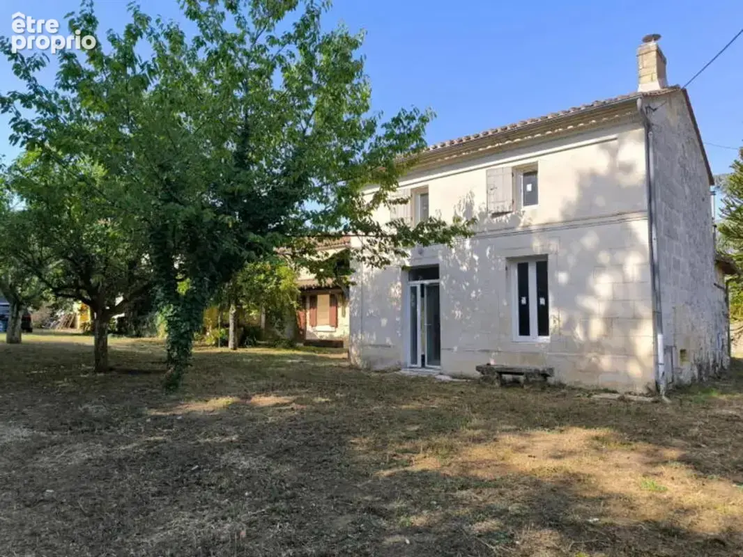Maison de 6 pièces de 145 m² à Lugaignac - photo 1