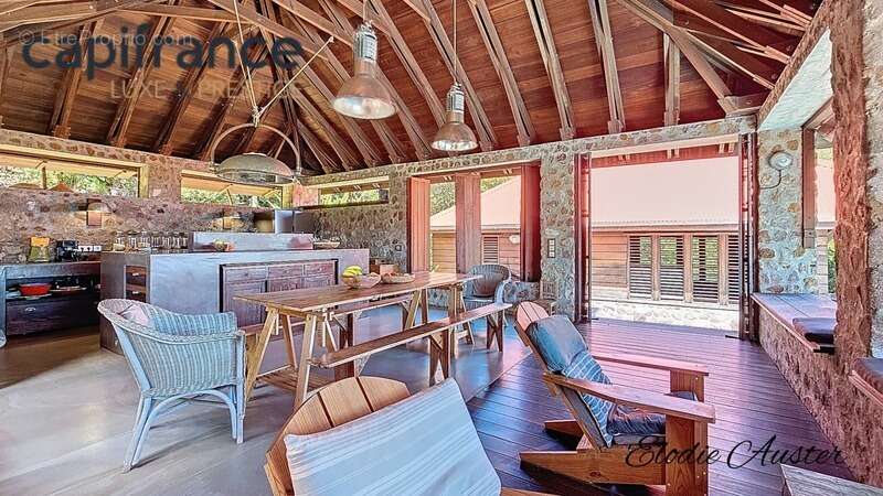 Maison à TERRE-DE-BAS