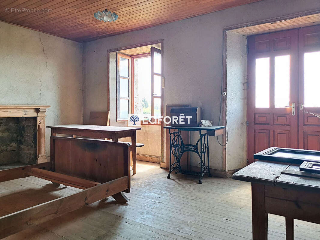 Maison à SAINT-PRIVAT-DU-FAU