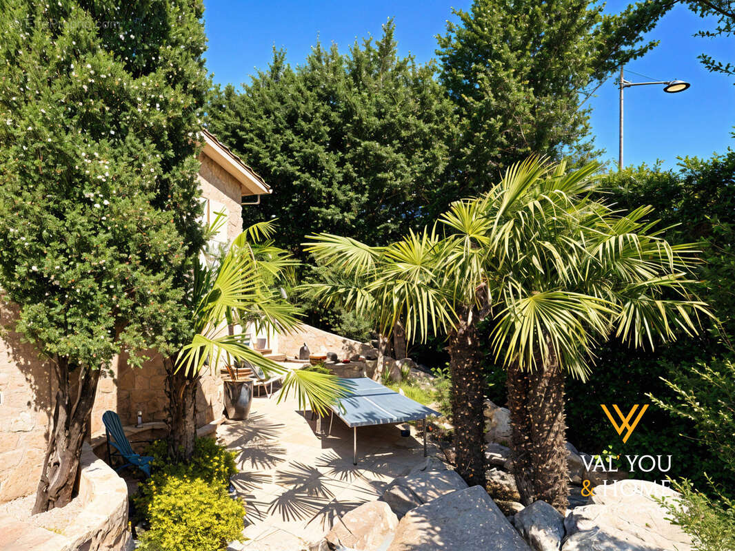 Maison de famille individuelle 205 m2 -  9 pièces avec piscine - photo 2