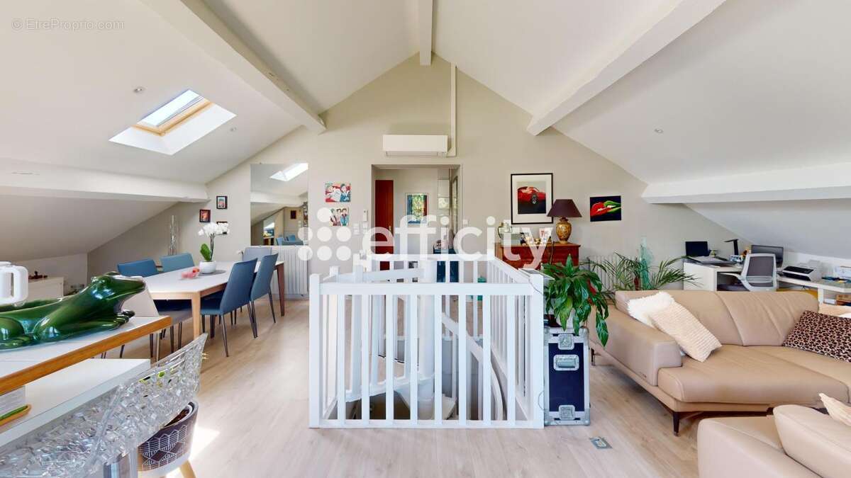 Appartement à FONTAINES-SUR-SAONE