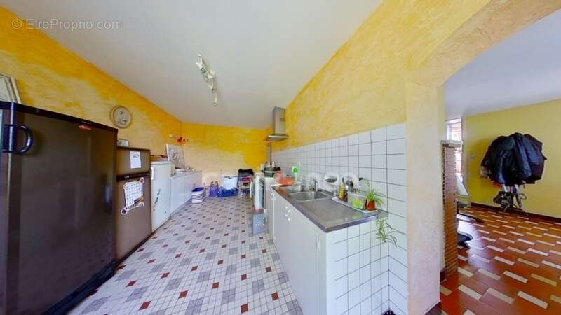 Maison de 223m2 - 3 chambres - piscine - dépendances à BEAUPUY (47) - photo 9