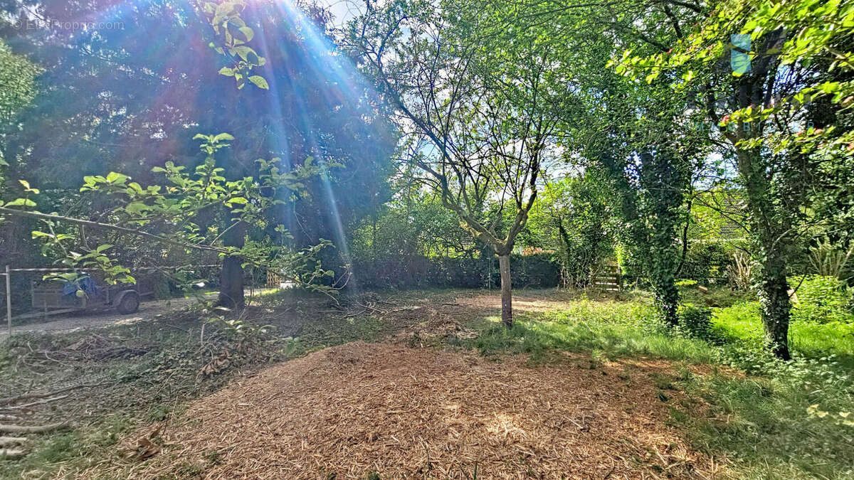 Terrain à AVON