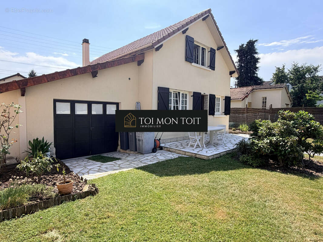 Maison à LOUVRES