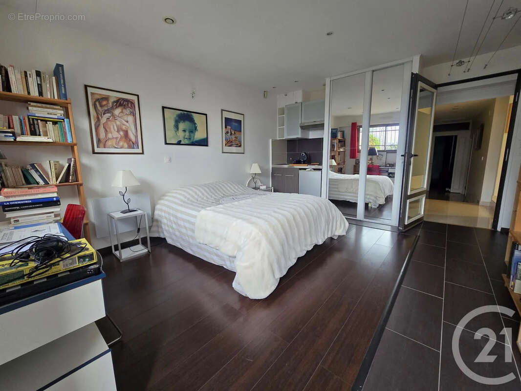 Maison à CHENNEVIERES-SUR-MARNE