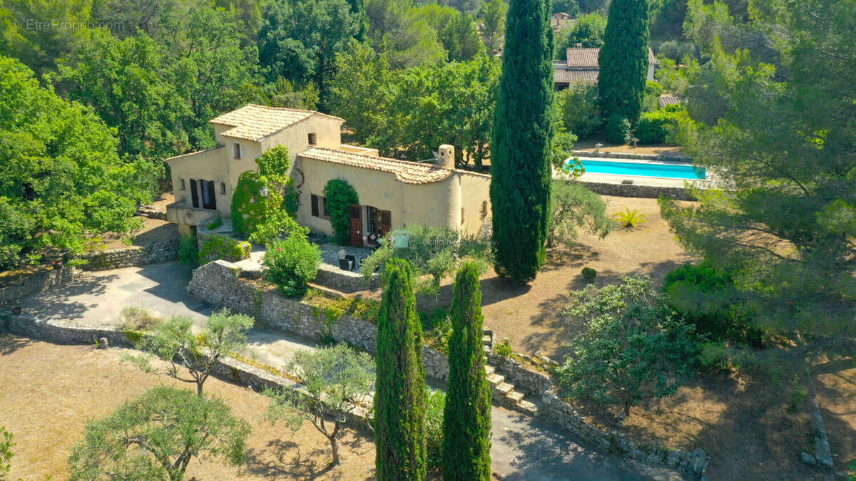 Maison Peymeinade Type Mas provençal avec piscine et terrain de 3190 m² - photo 2