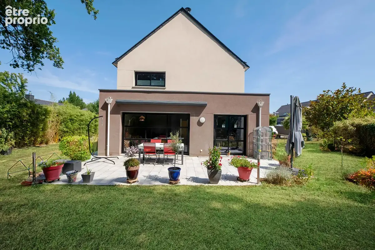 A VENDRE - AGENCE GIBOIRE BRUZ - Maison contemporaine d'environ 174m² - GUICHEN dans un quartier prisé - photo 10