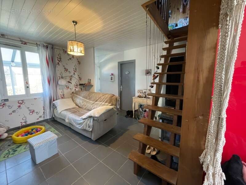 Maison à MONTAIGUT-LE-BLANC