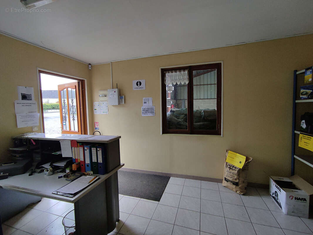 Commerce à SEBONCOURT