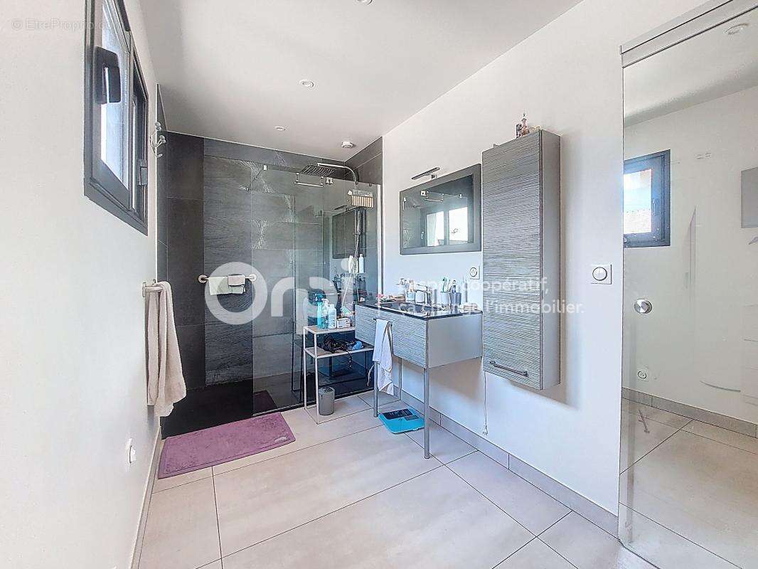 Maison à GILLY-SUR-ISERE