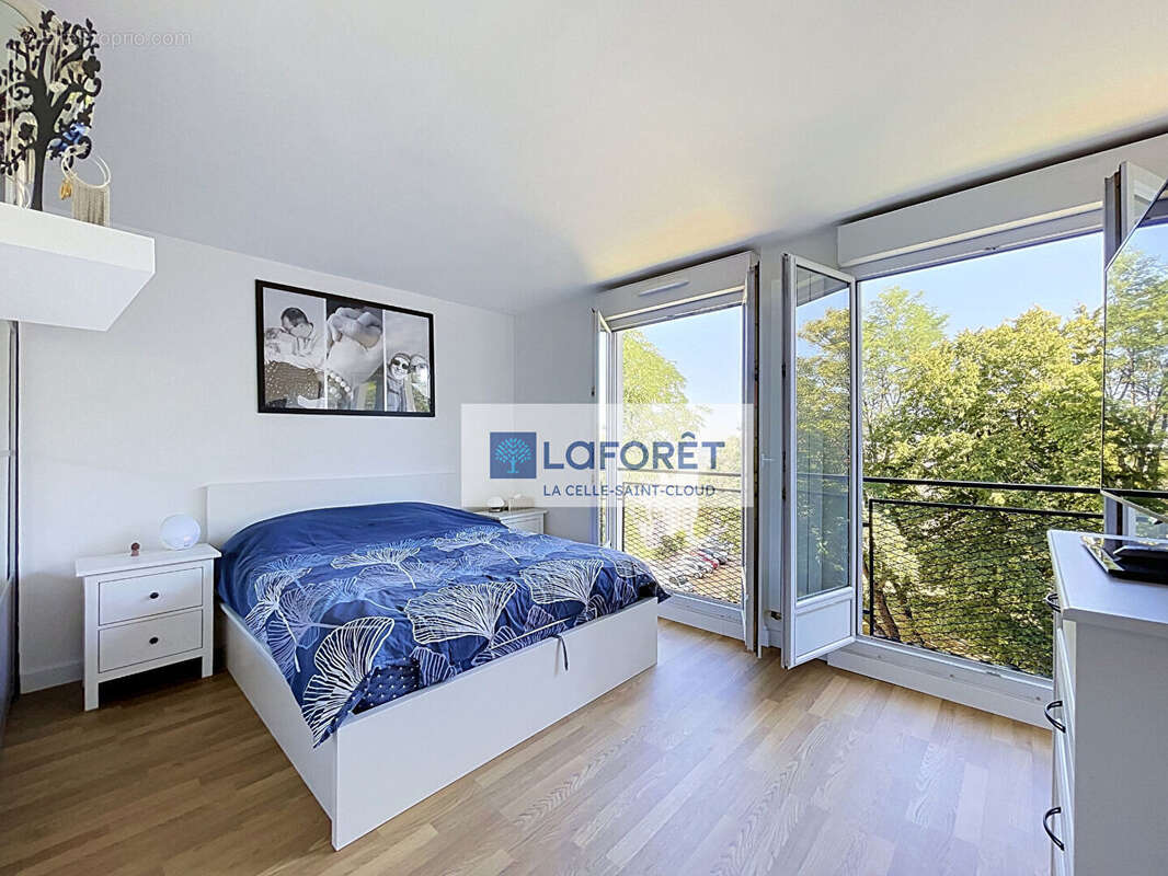 Appartement à LA CELLE-SAINT-CLOUD