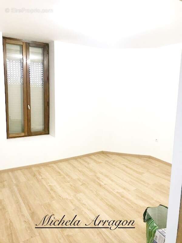 Maison à SAINT-PASTOUR