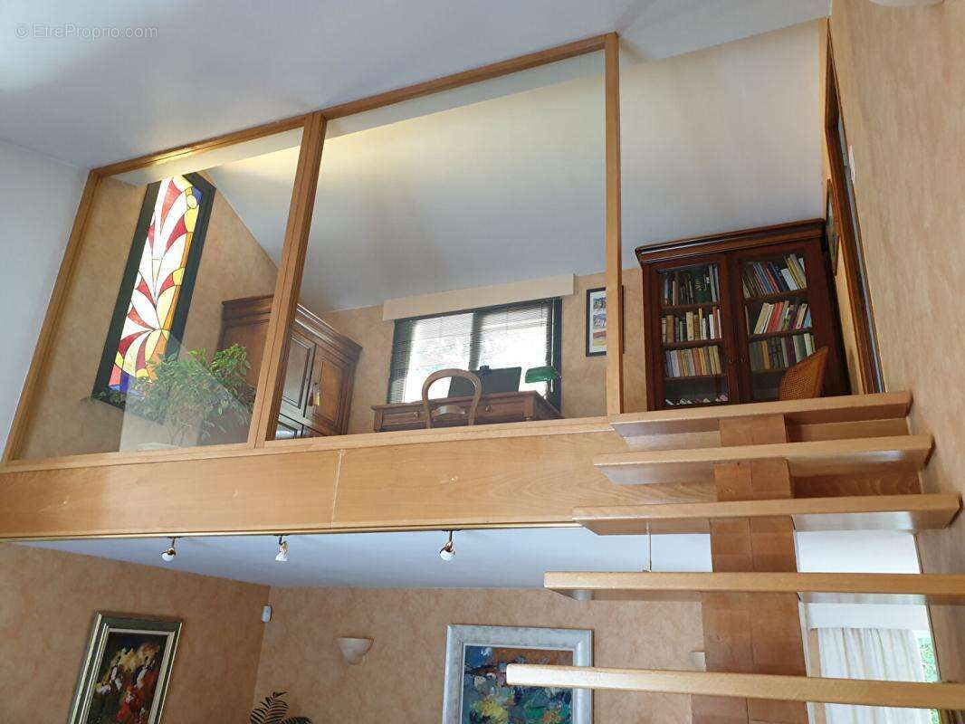 Un ensemble regroupant une maison d'architecte indépendante  avec grand garage, local professionnel et un locatif à Amélie les B - photo 9