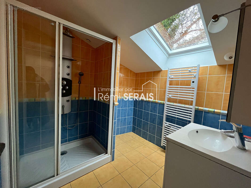 Maison à SAINT-CYR-DU-BAILLEUL