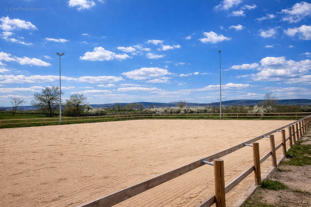 Maison à SENNECEY-LE-GRAND