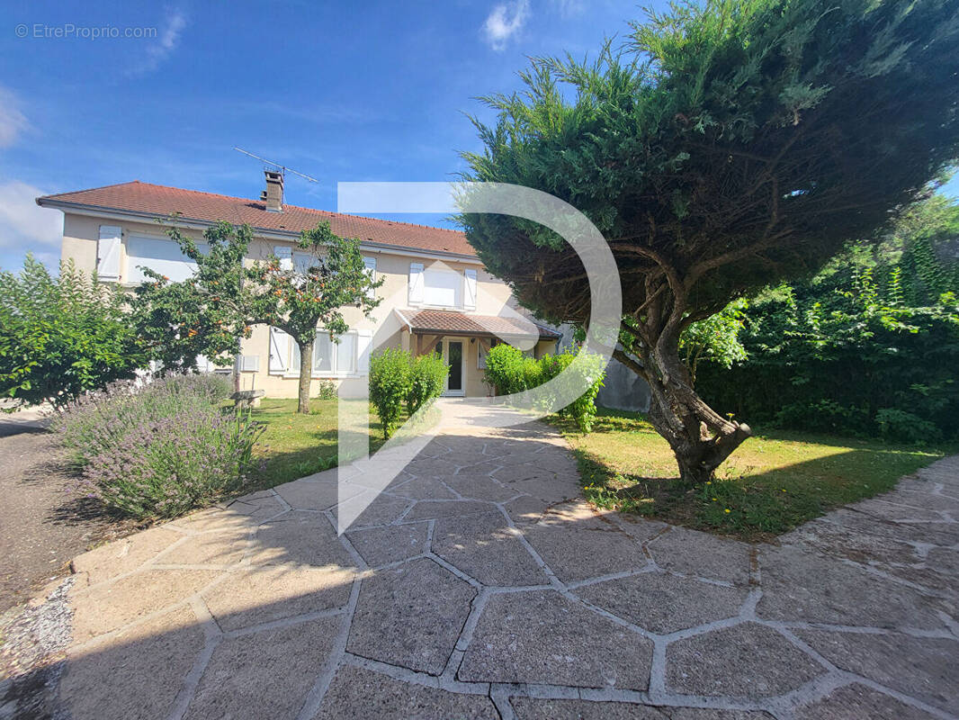 Maison à MARBEVILLE