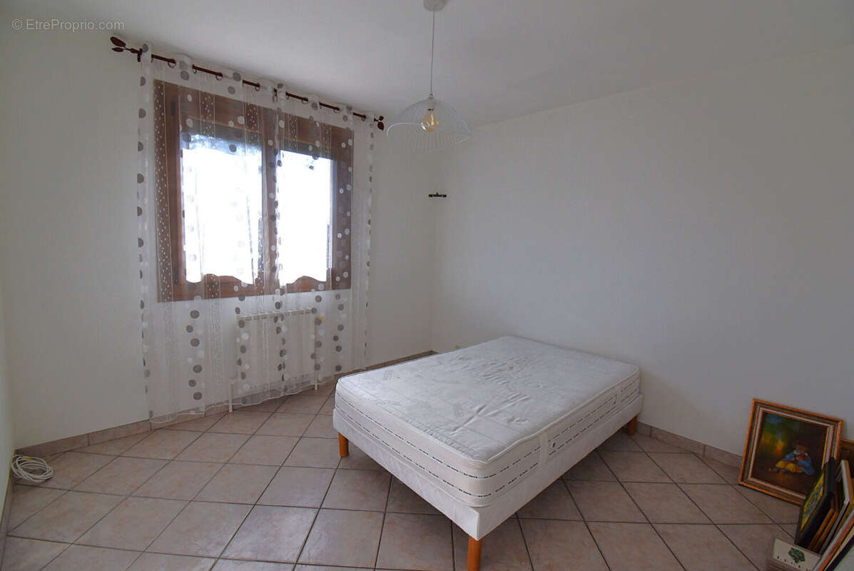 Maison à SAPIGNICOURT