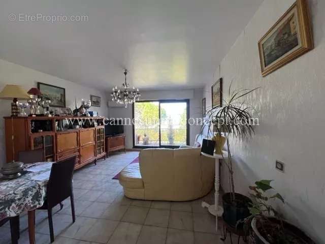 Appartement à MARSEILLE-9E
