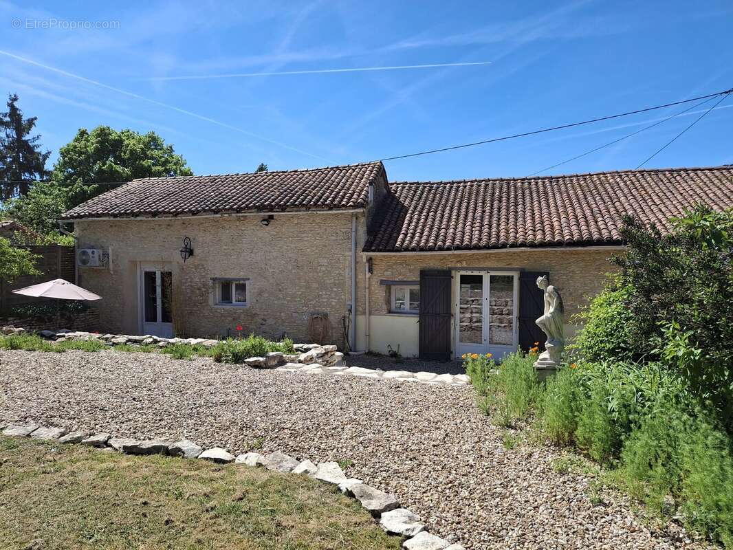 Maison à SAINT-MARTIN-L'ARS