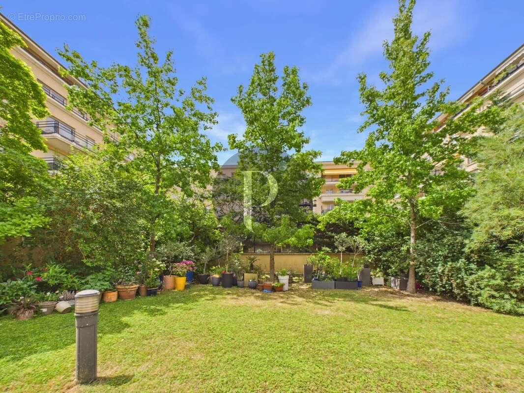 Appartement à LE PLESSIS-ROBINSON