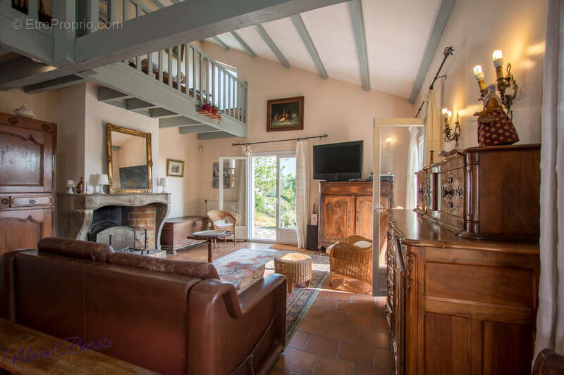 Dpt Rhône (69), à vendre CHAPONNAY maison P6 de 160 m² - Terrain de 1 450,00 m² - photo 4