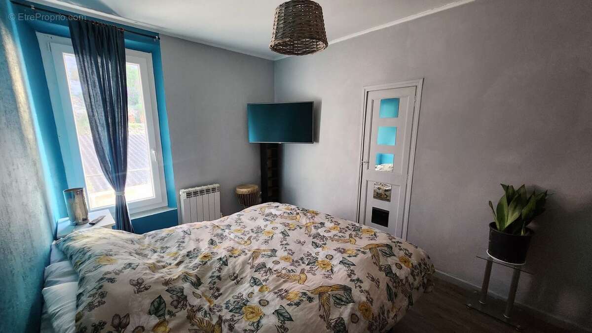 Auriol - maison jumelée T3  de 70m² - vente urgente - cause - Maison à AURIOL