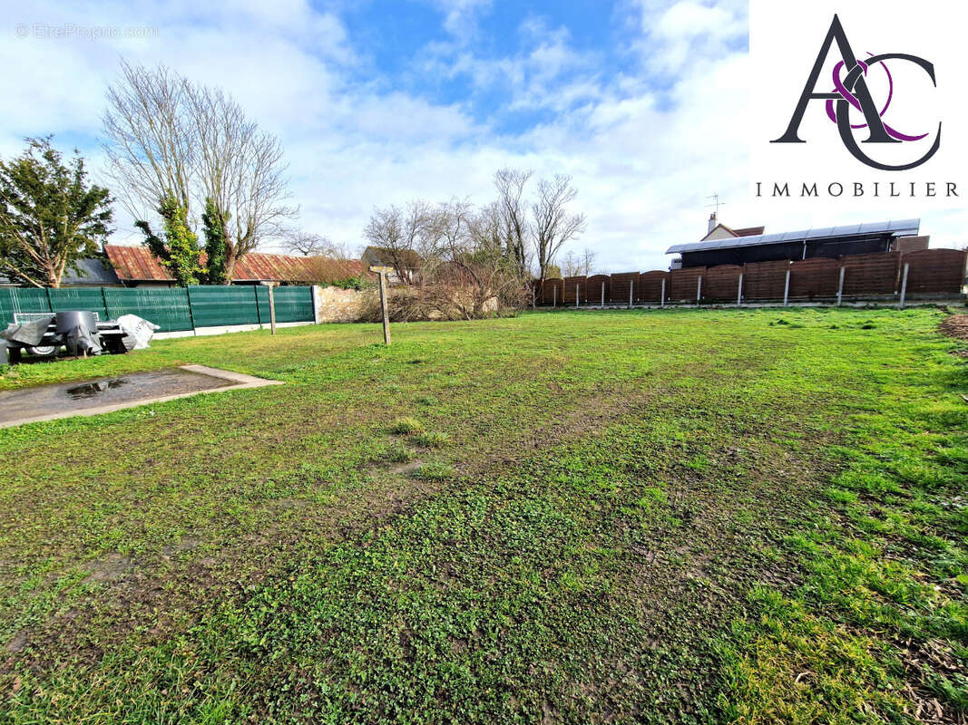 Maison à MEHUN-SUR-YEVRE