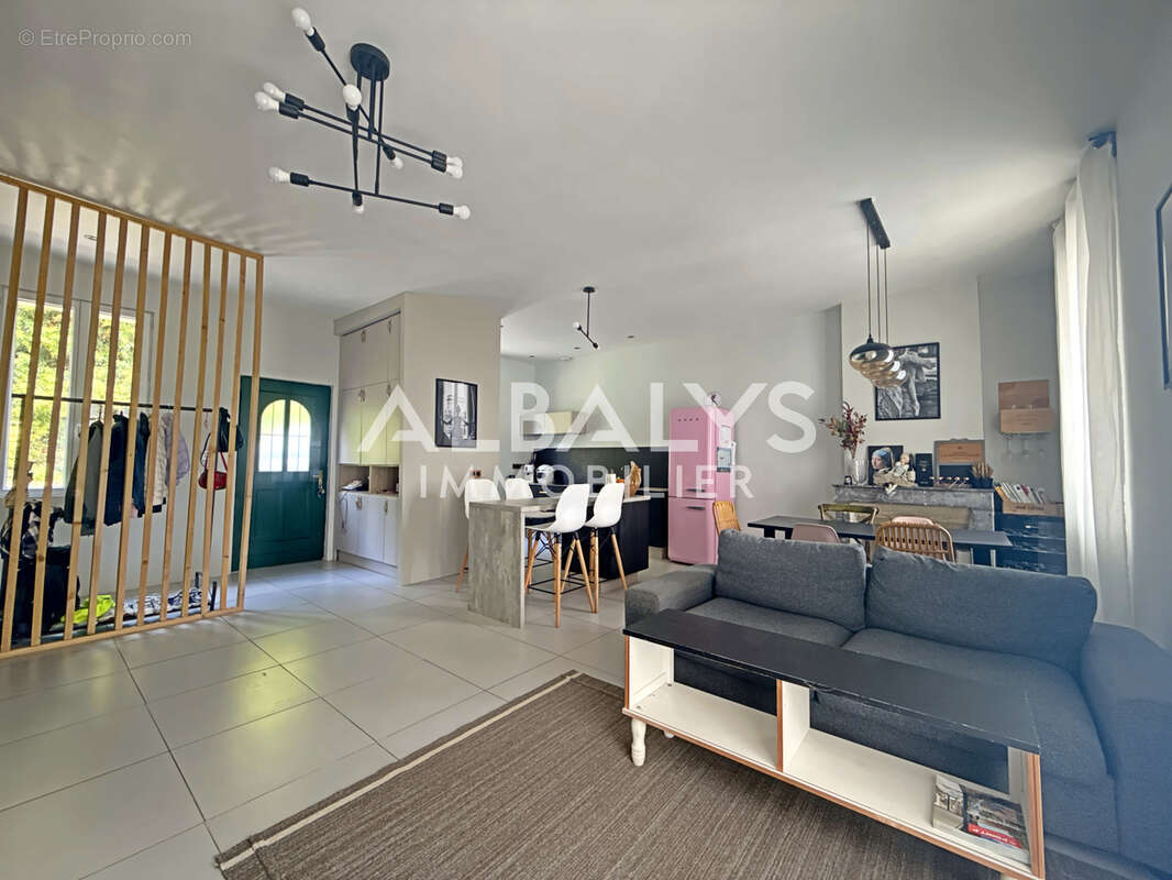 Maison 105 m² à Fronsac  - photo 3