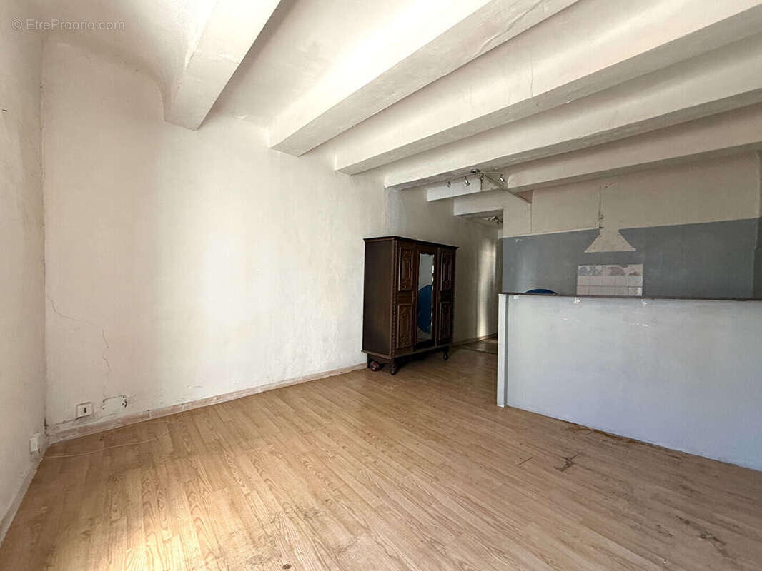 Maison à LA ROQUE-D'ANTHERON