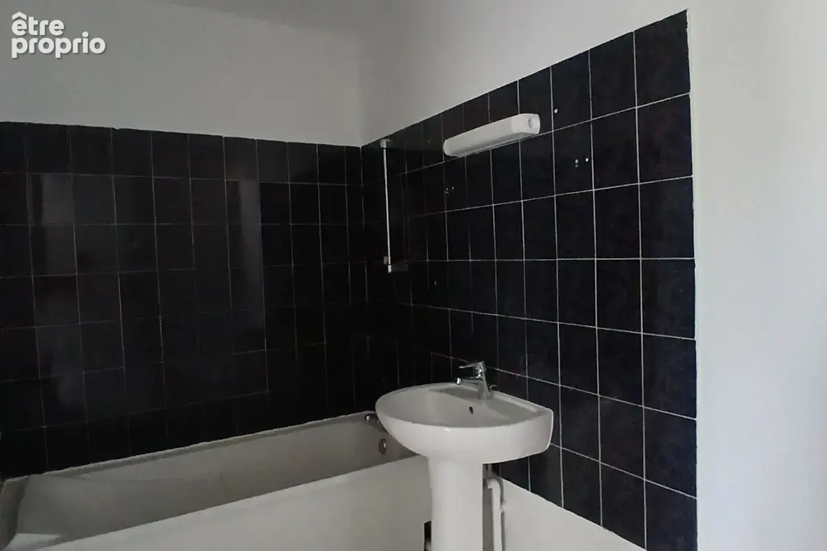 Appartement T4 N° E0060069L-163 400 € - photo 13