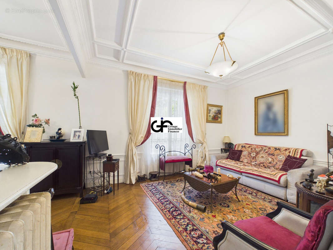 Appartement 70 m² à Paris-16e  - photo 9