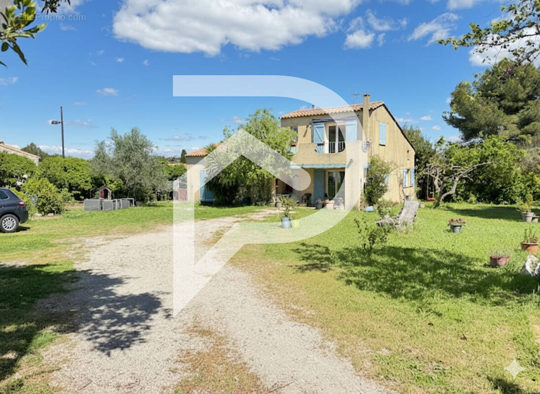 Maison à GALLARGUES-LE-MONTUEUX