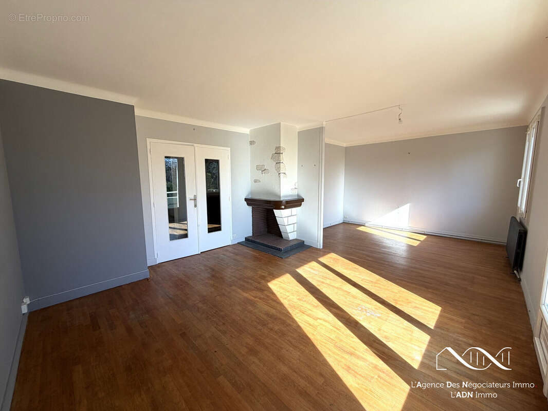 Appartement à SAINT-JEAN-DE-BRAYE