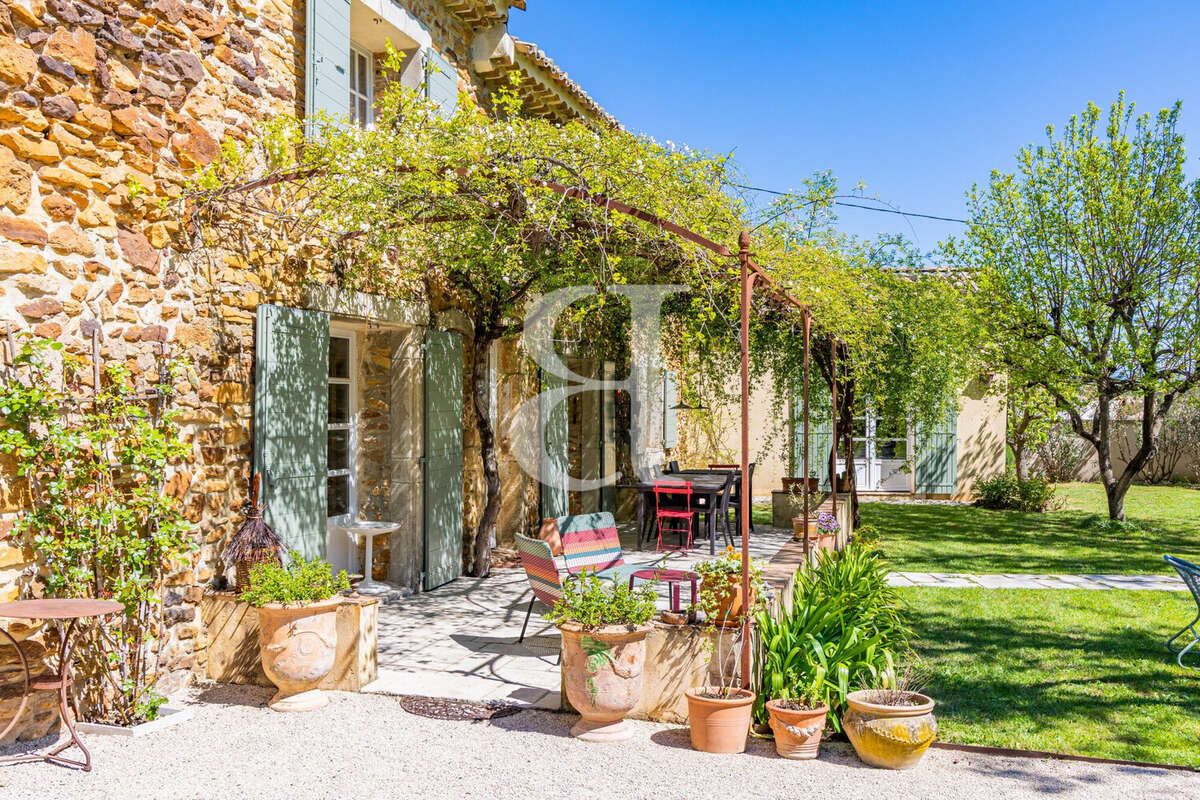 Maison à SAINTE-CECILE-LES-VIGNES