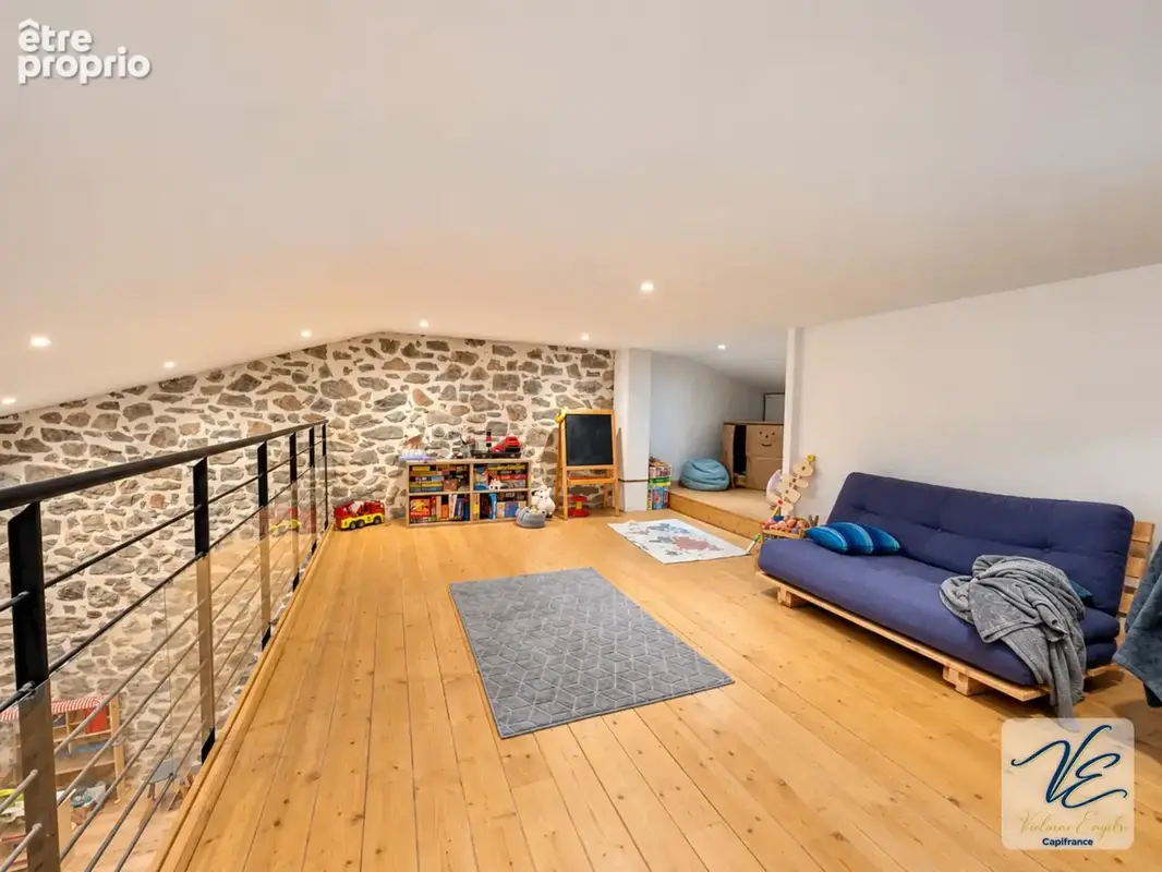 À azille – maison bourgeoise rénovée de 259 m² avec 5 chambres, jardin piscinable, puits et garage - photo 23