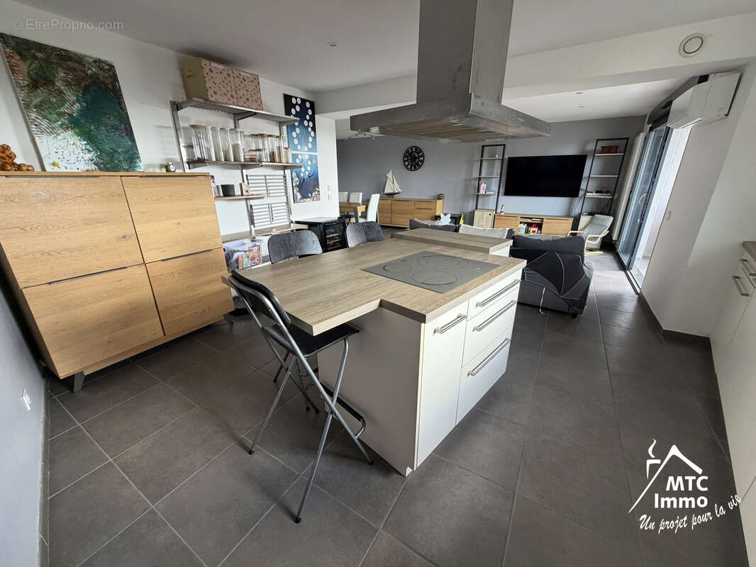 Appartement à MEYZIEU