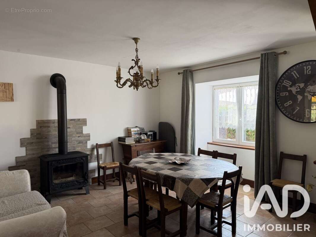 Maison 108 m² à Clamerey  - photo 5