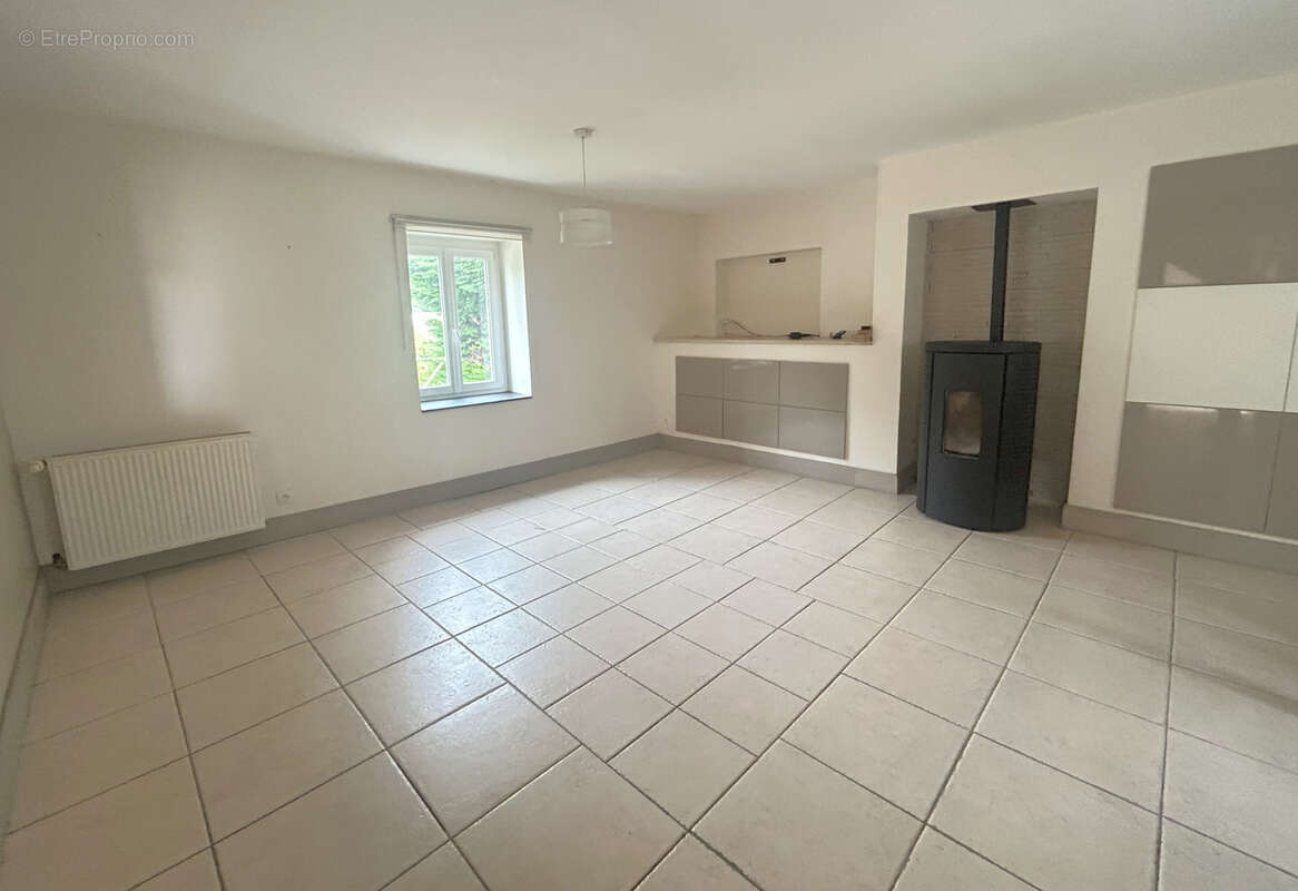 Maison à SAINT-NIZIER-LE-DESERT