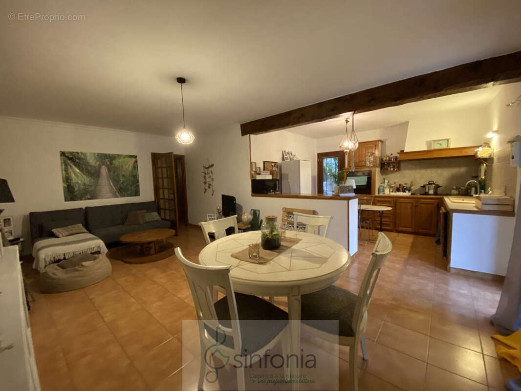 Maison à GARRIGUES-SAINTE-EULALIE